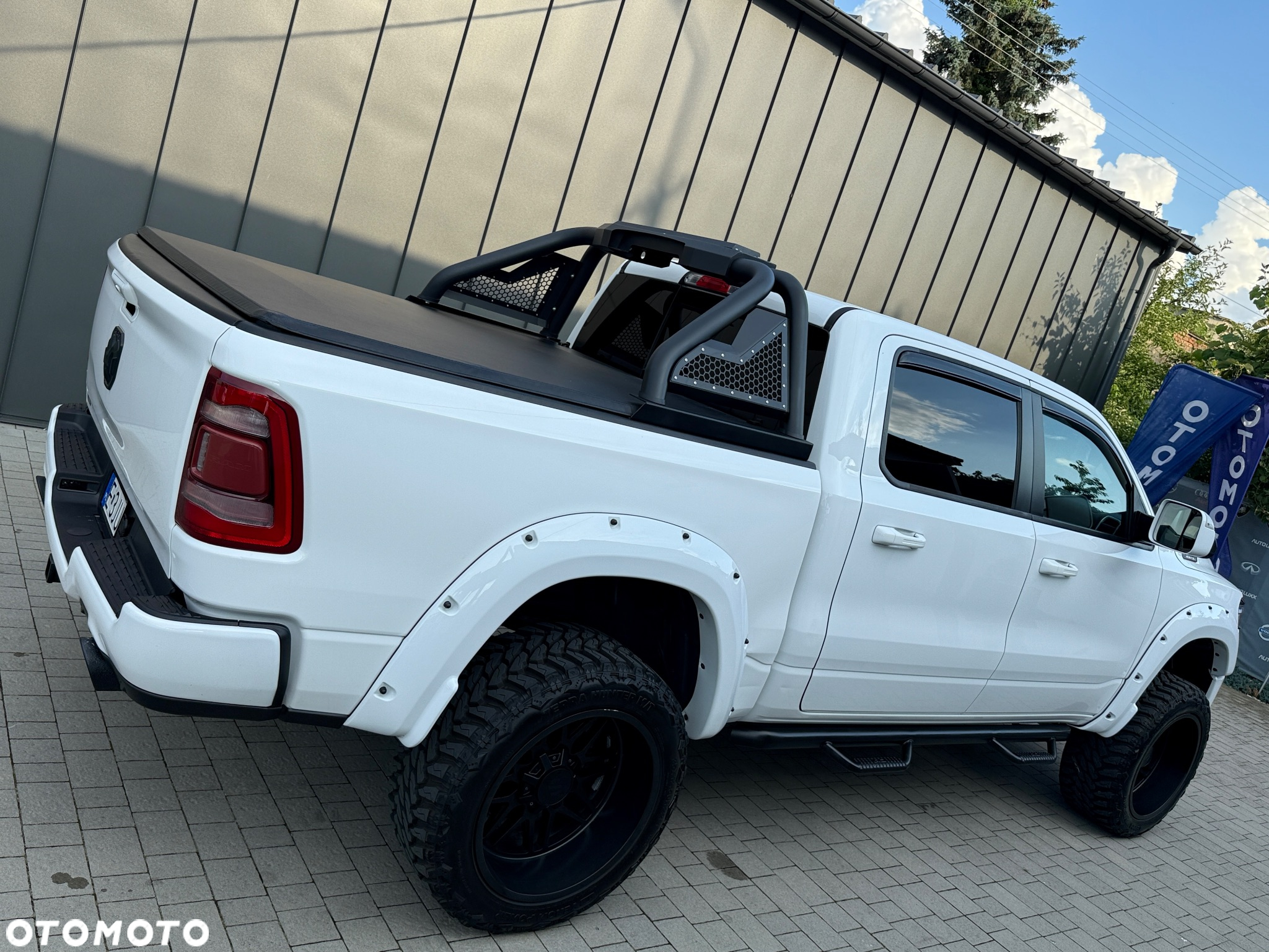 Dodge RAM 1500 5.7 4x4 - 14