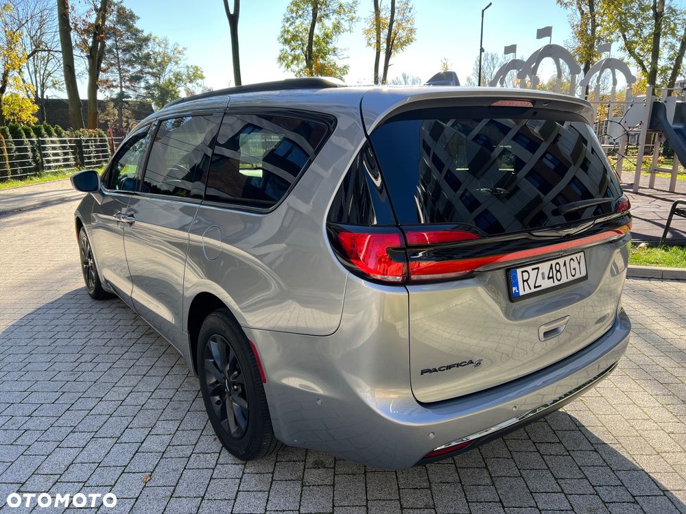 Chrysler Pacifica - 3