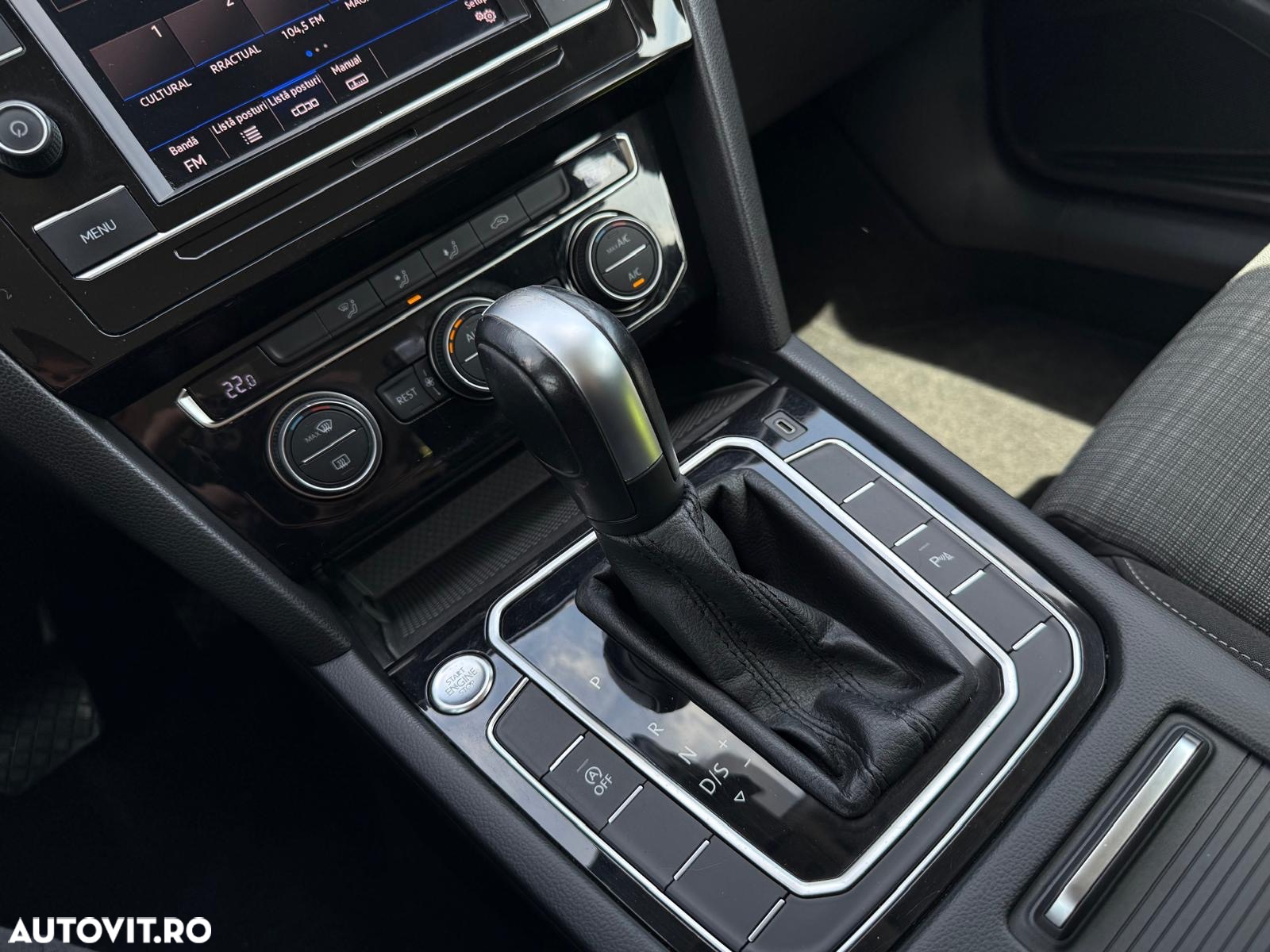 Volkswagen Passat - 25