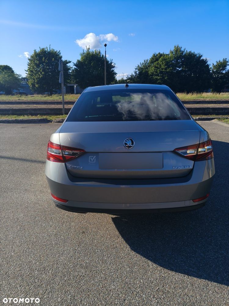 Skoda Superb 2.0 TDI Ambition DSG - 2