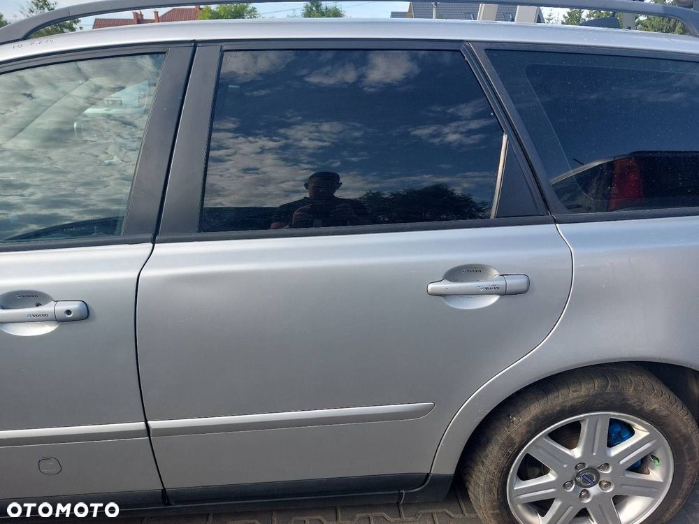 DRZWI KOMPLETNE LEWY TYŁ VOLVO V50 I 426-26 - 1