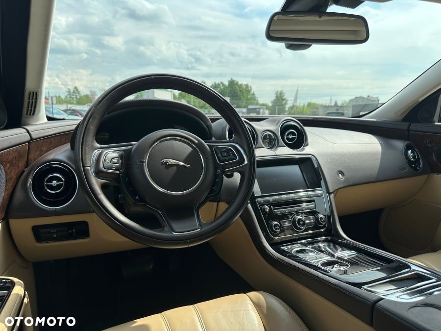 Jaguar XJ 3.0 D V6 Portfolio - 12