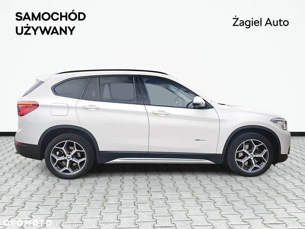 BMW X1 xDrive20i xLine - 6