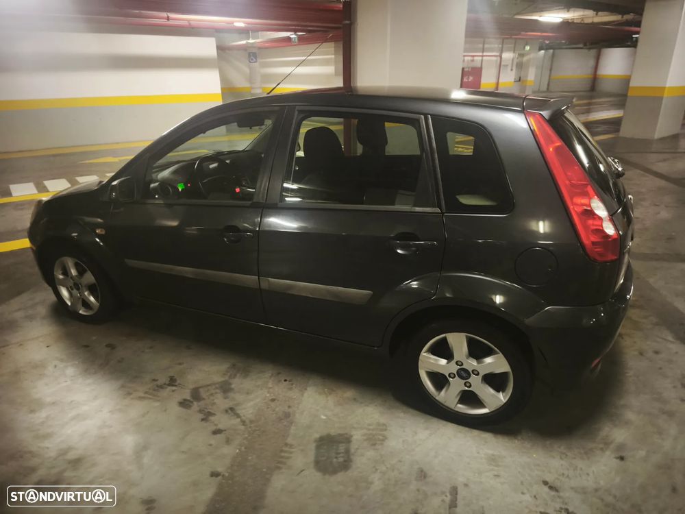 Ford Fiesta 1.25 Trend - 30