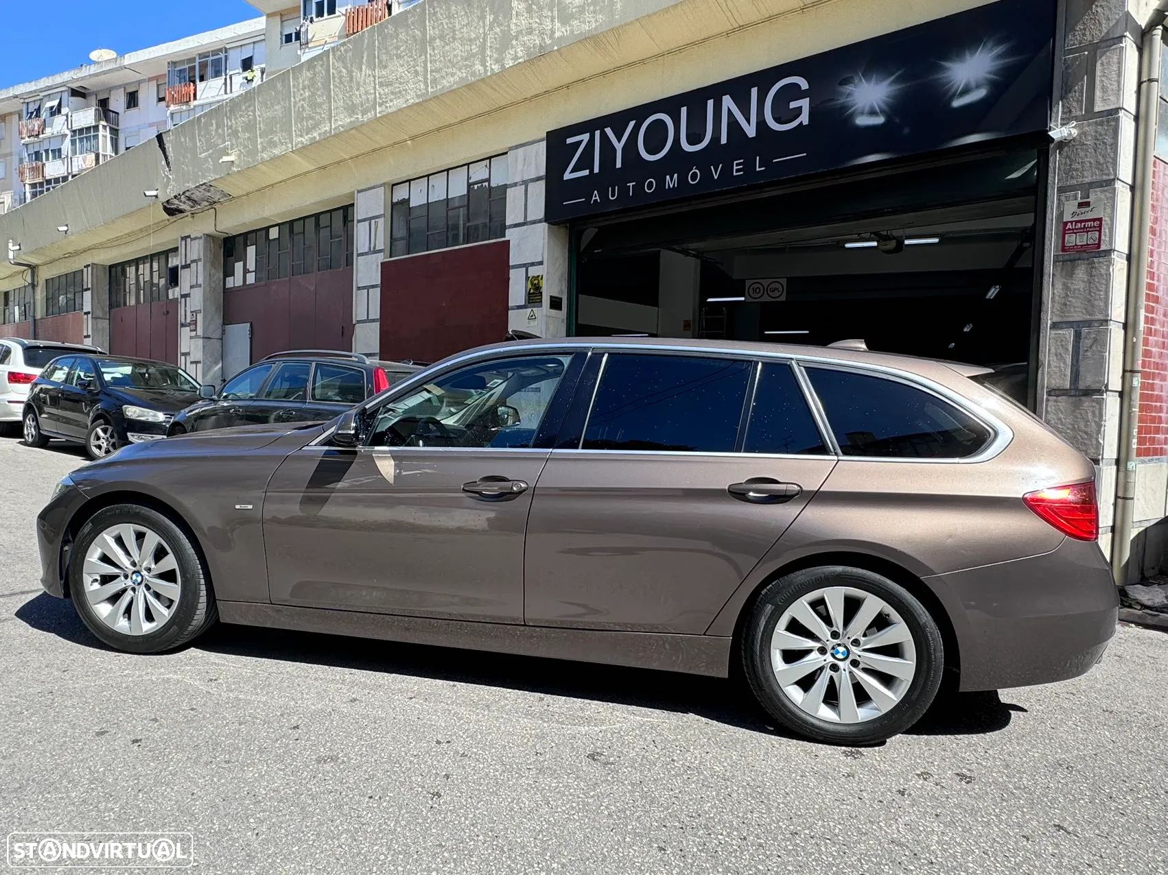 BMW 320 d Touring Aut. Modern Line - 1