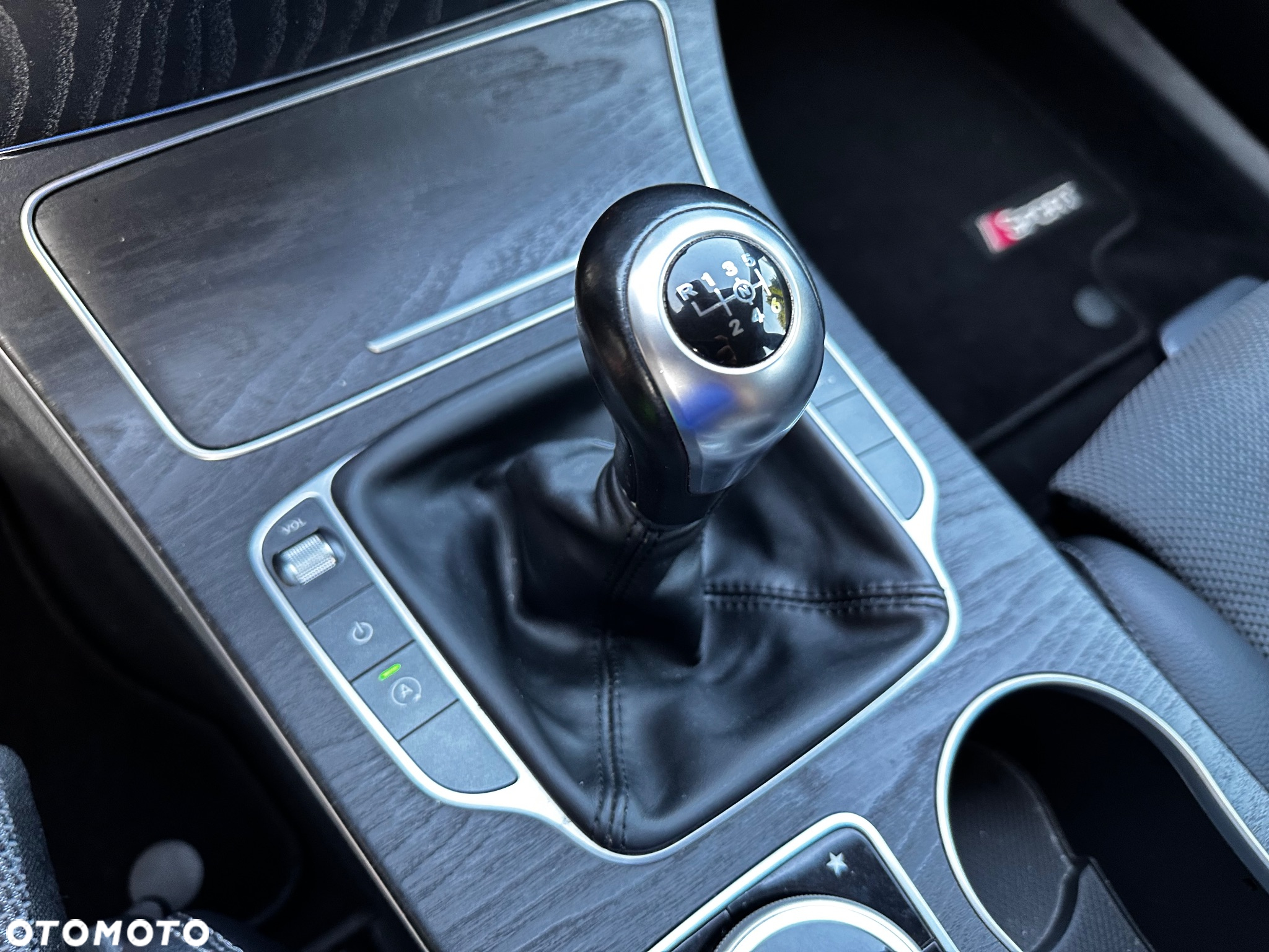 Mercedes-Benz Klasa C 180 T Avantgarde - 27
