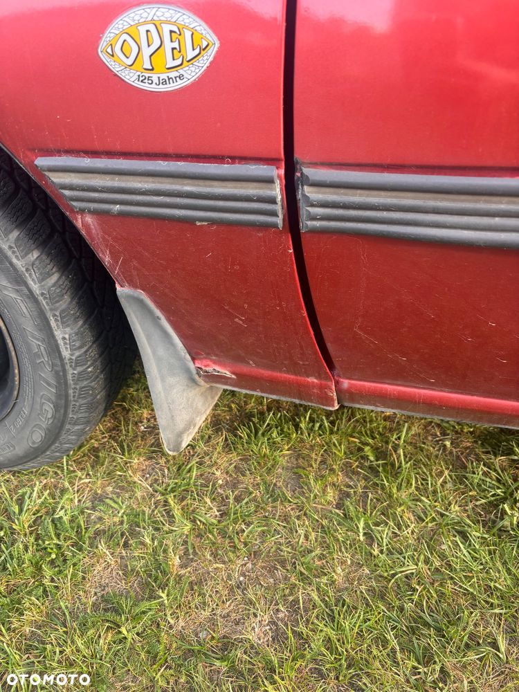 Opel Kadett 1.6 GL - 7