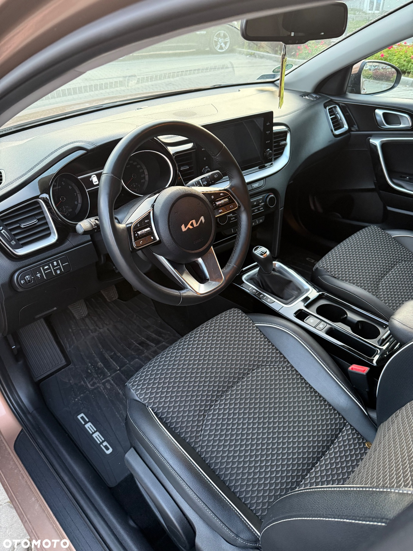 Kia Ceed 1.5 T-GDI Business Line Plus - 6
