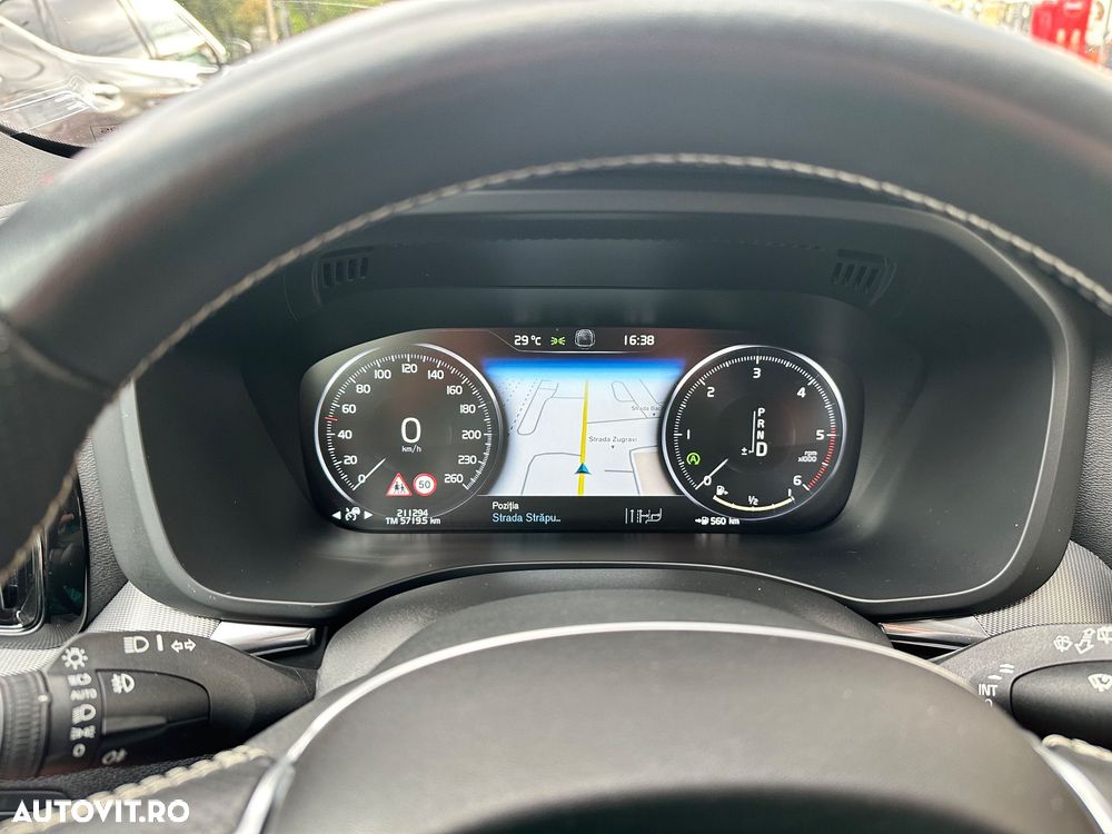 Volvo XC 60 D5 AWD R-Design - 27