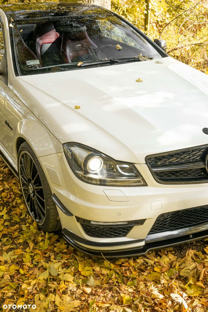 Mercedes-Benz Klasa C 63 AMG AMG SPEEDSHIFT MCT AMG Performance Package - 9