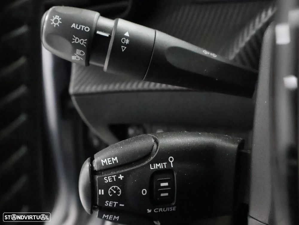 Peugeot 2008 1.2 PureTech Active Pack - 15