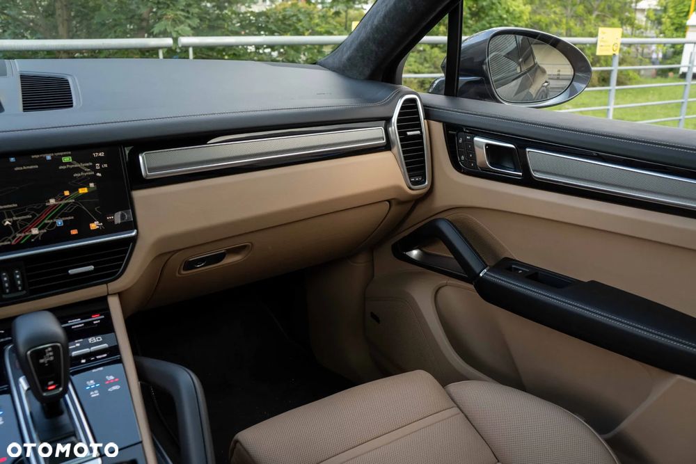 Porsche Cayenne - 24