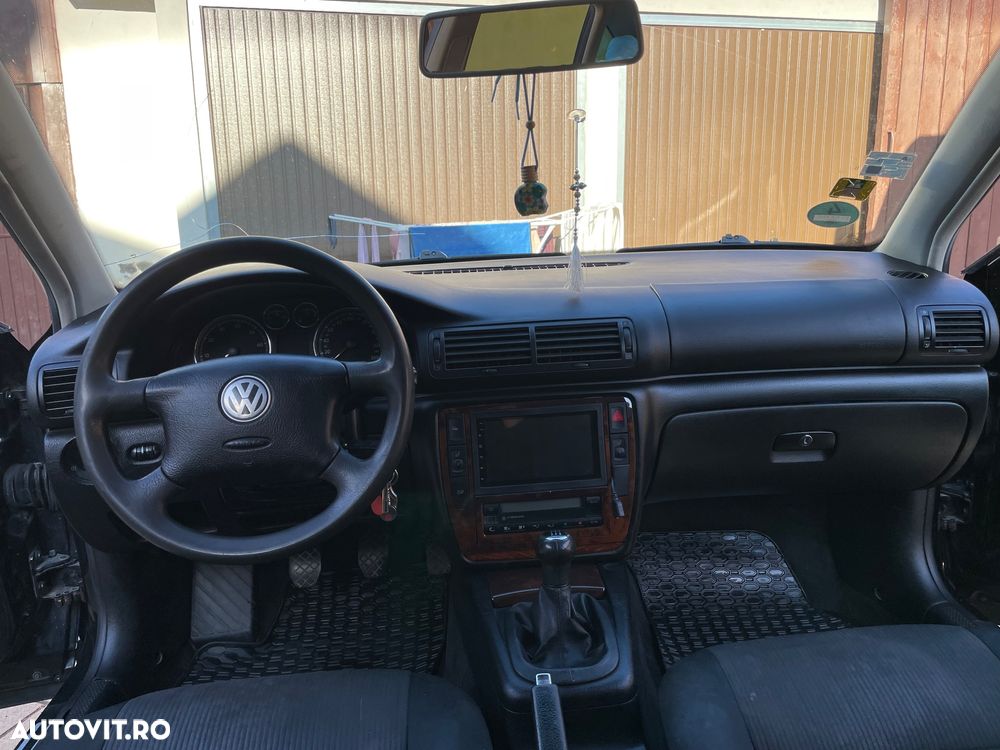 Volkswagen Passat Variant 1.6 Basis - 12