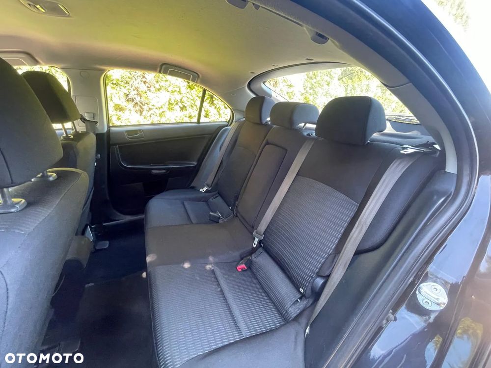 Mitsubishi Lancer - 8