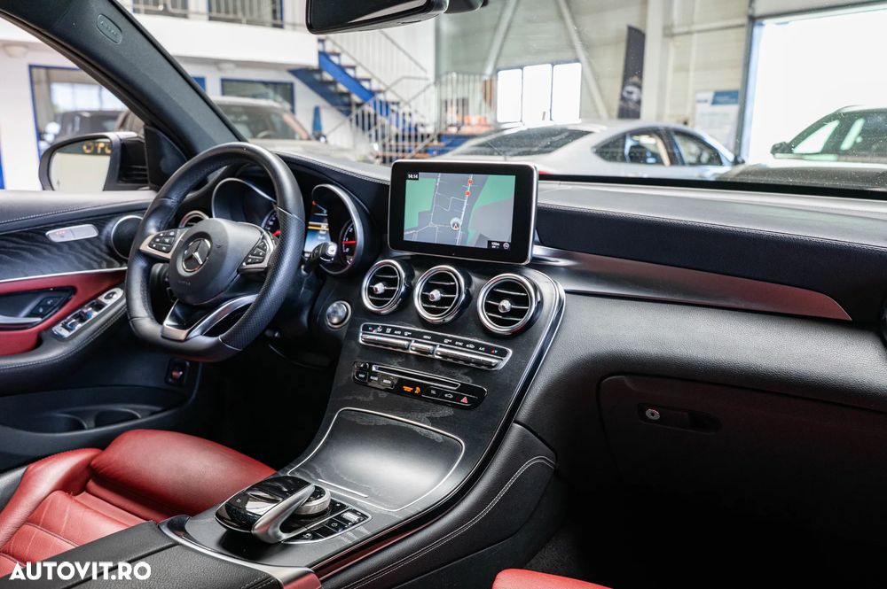 Mercedes-Benz GLC Coupe 250 4Matic 9G-TRONIC AMG Line - 30