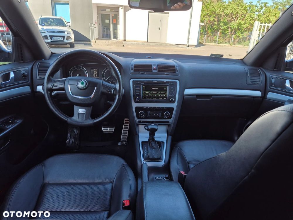 Skoda Octavia 2.0 TDI CR DPF DSG RS - 11