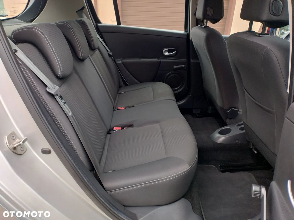 Renault Clio 1.2 16V 75 Dynamique - 24