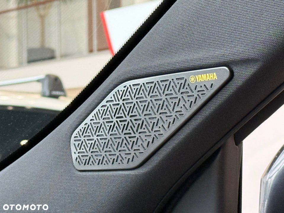 Mitsubishi Outlander - 12