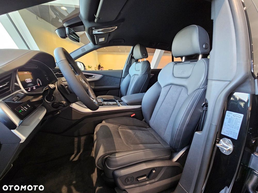 Audi Q8 - 10