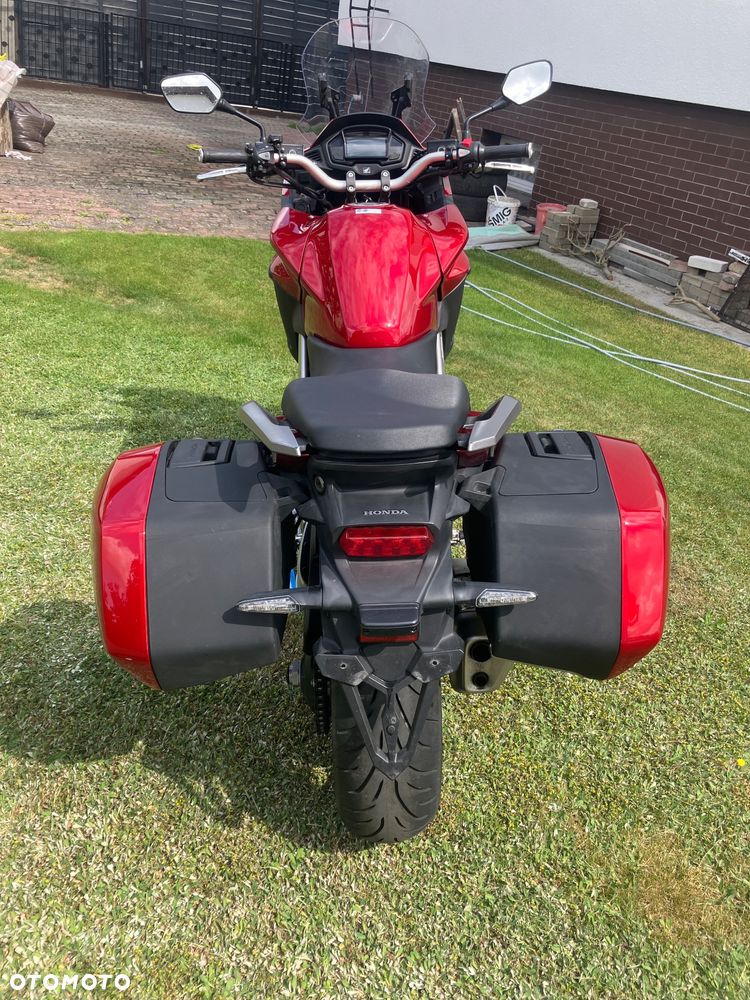 Honda VFR - 8