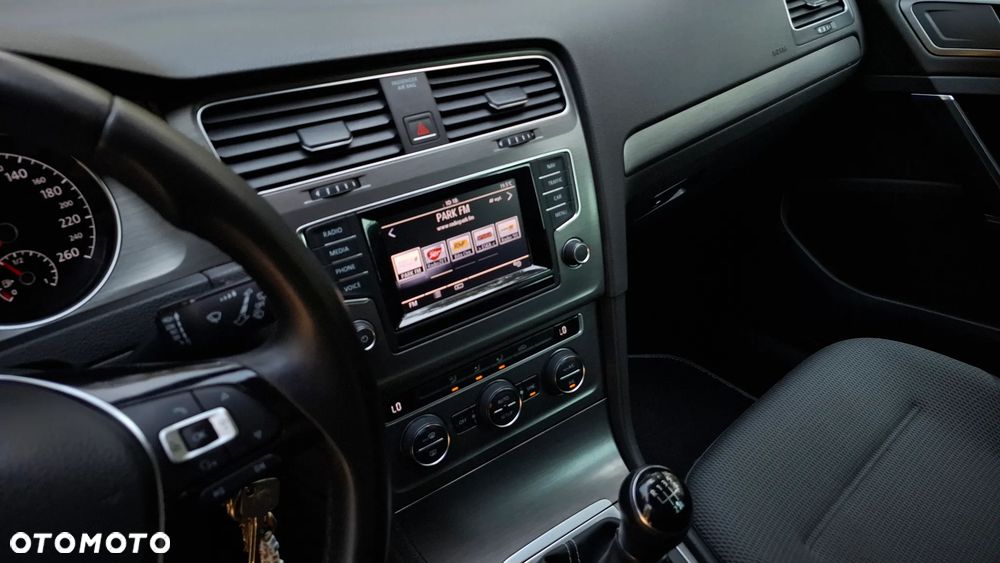 Volkswagen Golf 1.6 TDI BlueMotion Technology Comfortline - 14