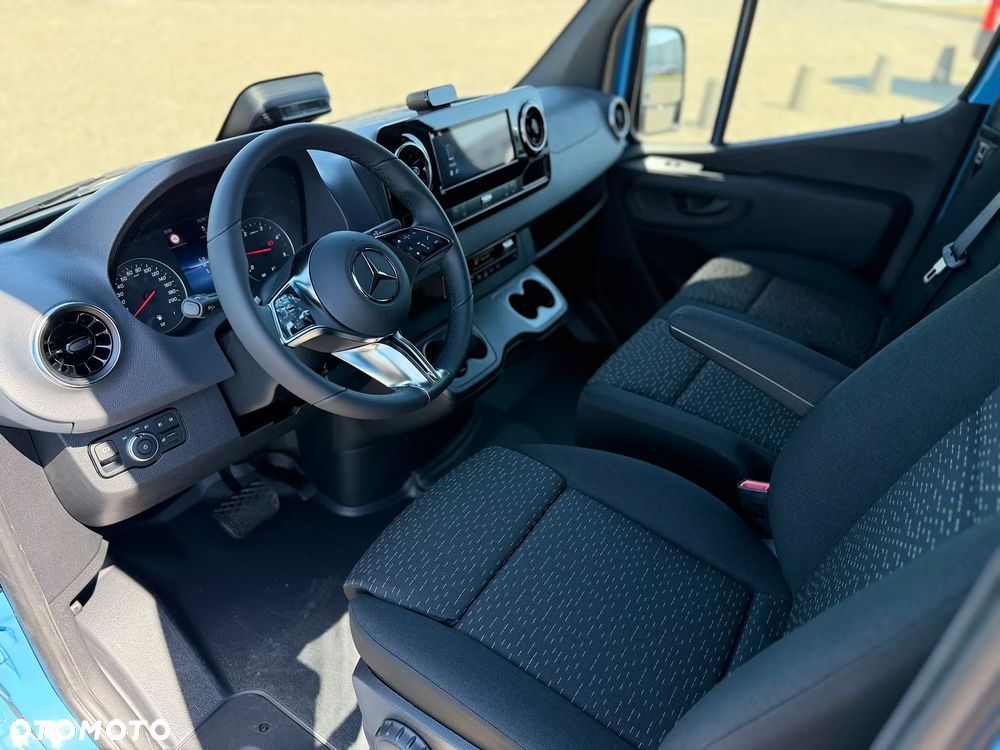 Mercedes-Benz Sprinter - 26