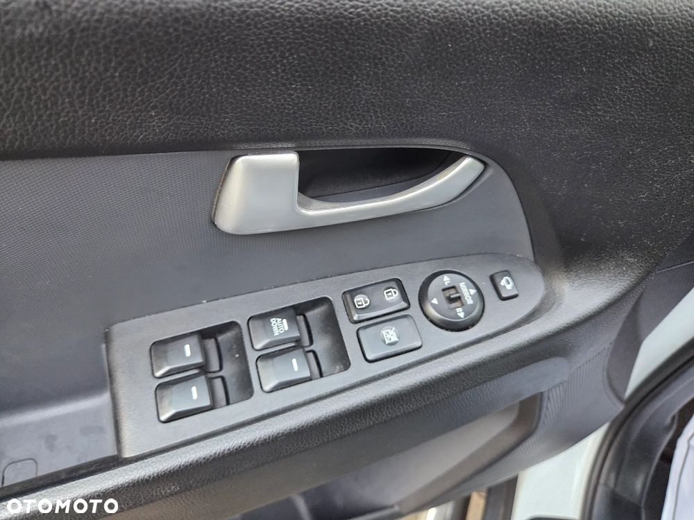 Kia Sportage 1.6 GDI 2WD Dream-Team Edition - 12