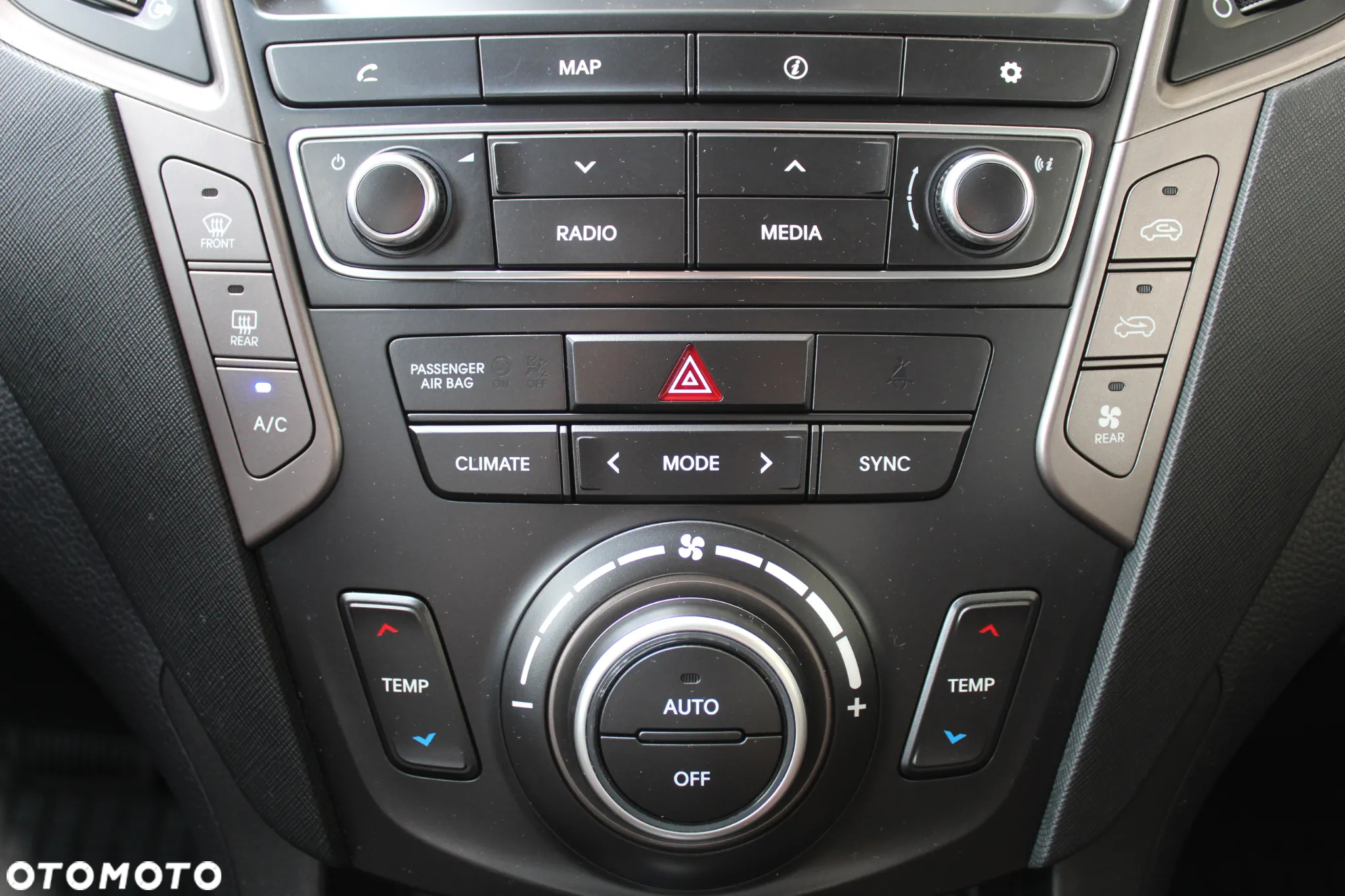 Hyundai Santa Fe 2.2 CRDi Platinium 4WD 7os - 27