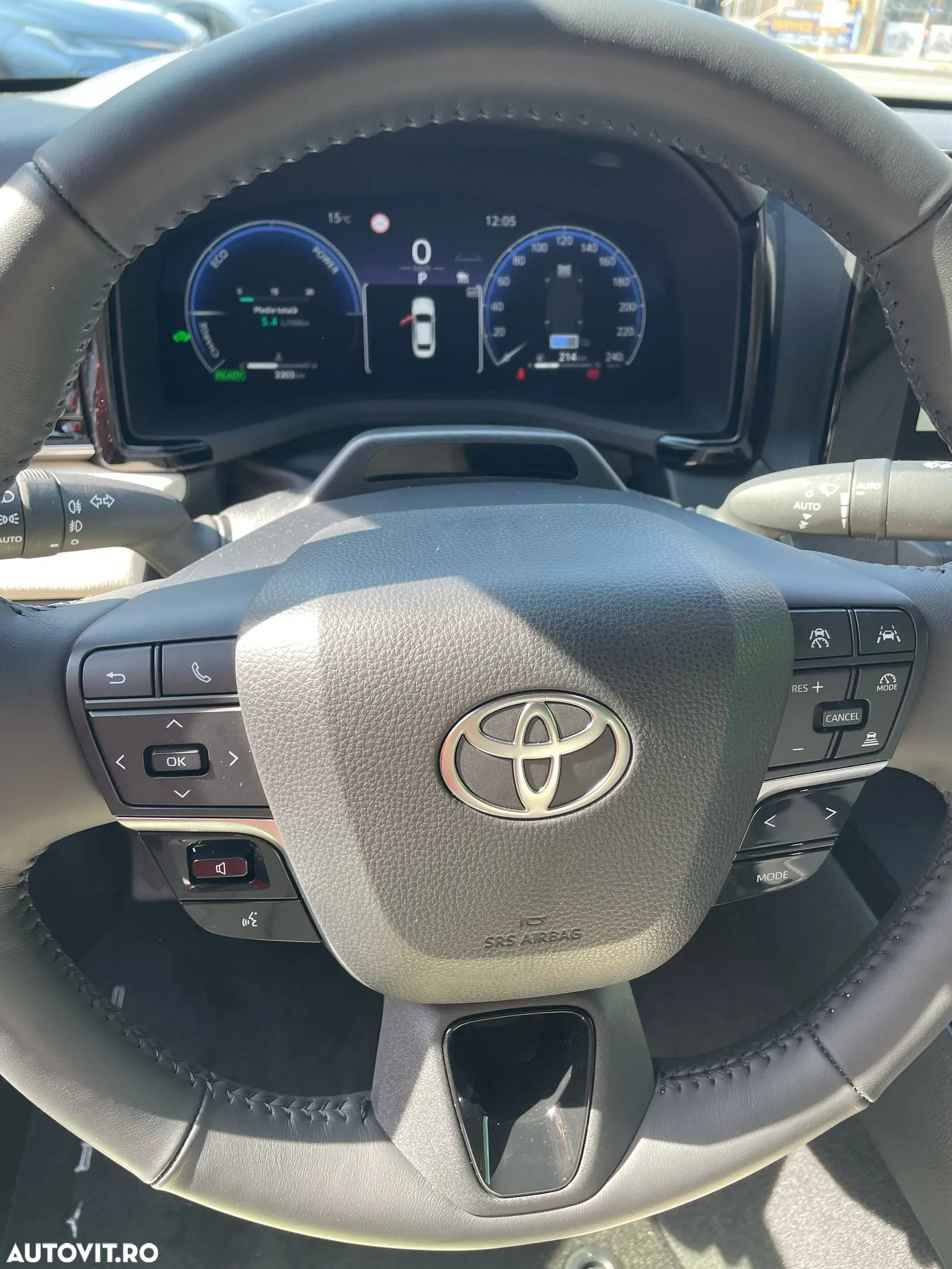 Toyota Camry 2.5 HEV Luxury - 8