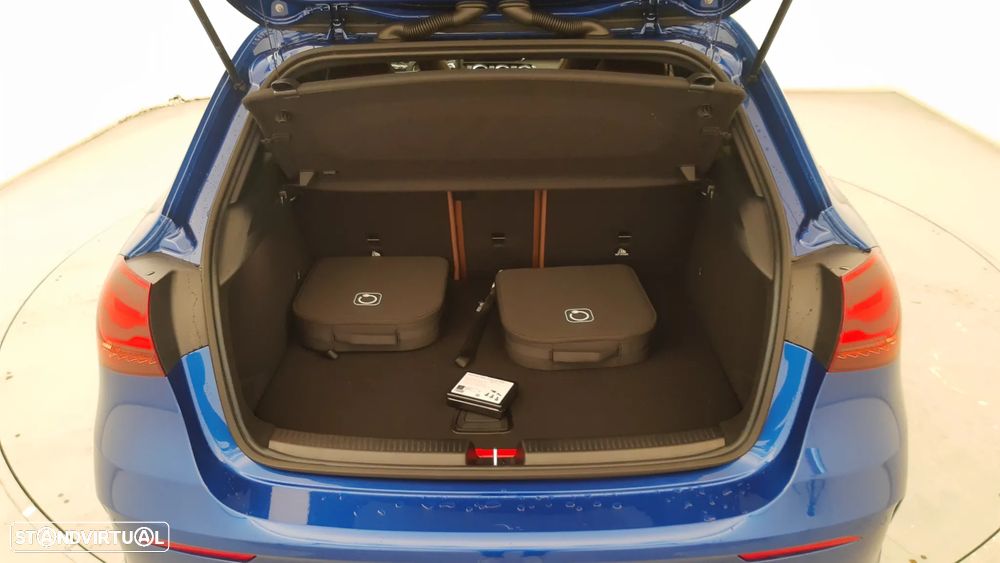 Mercedes-Benz A 250 e - 30