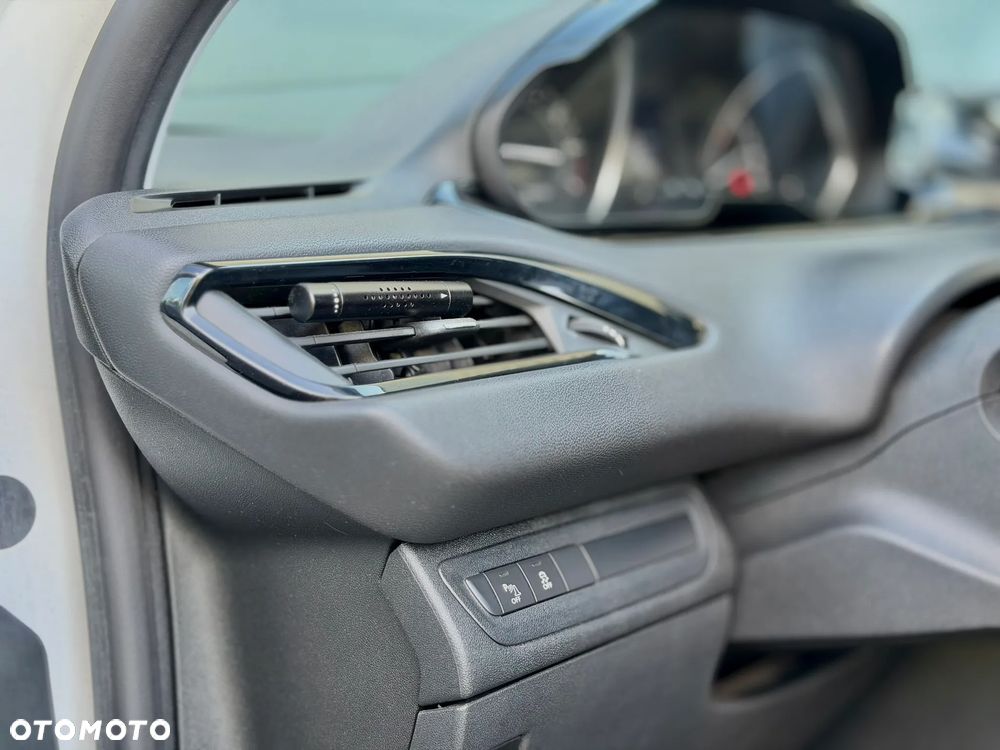Peugeot 208 1.6 VTi Allure - 10