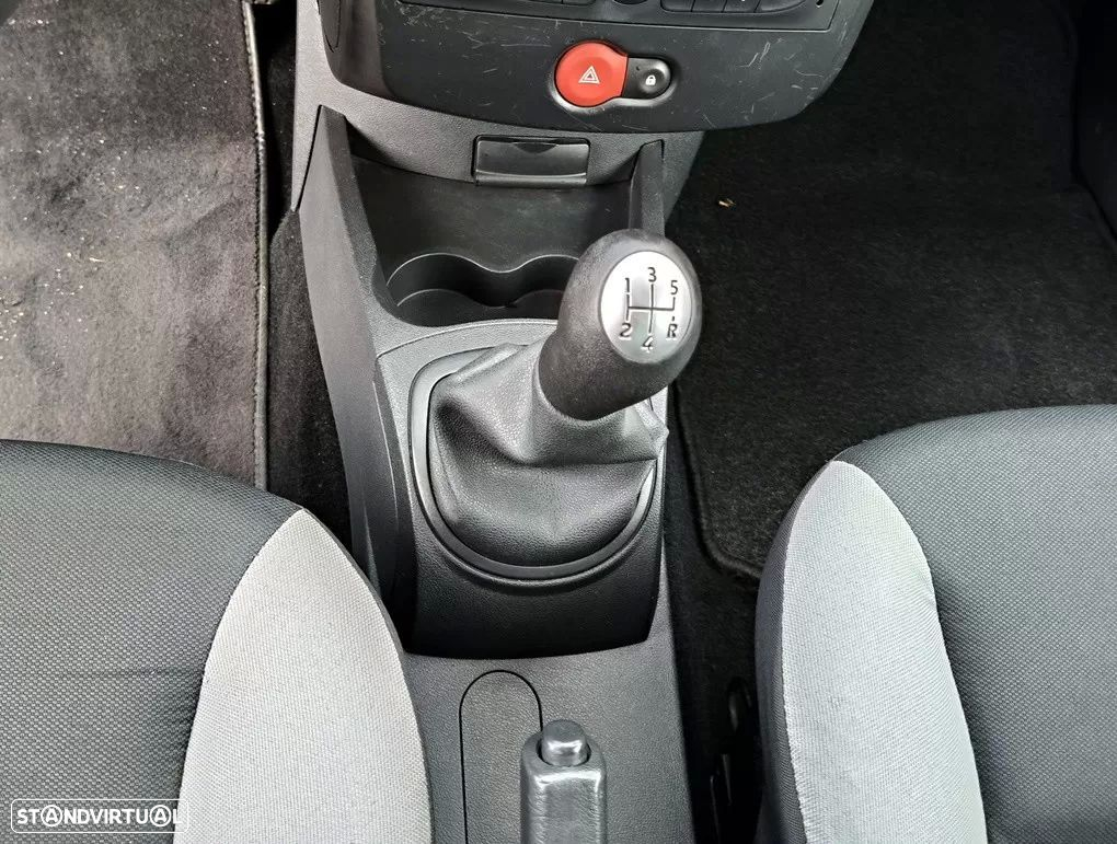 Renault clio van 1.5 dci - 13