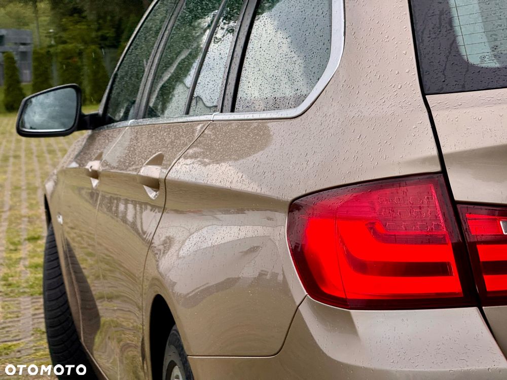 BMW Seria 5 520d xDrive - 10