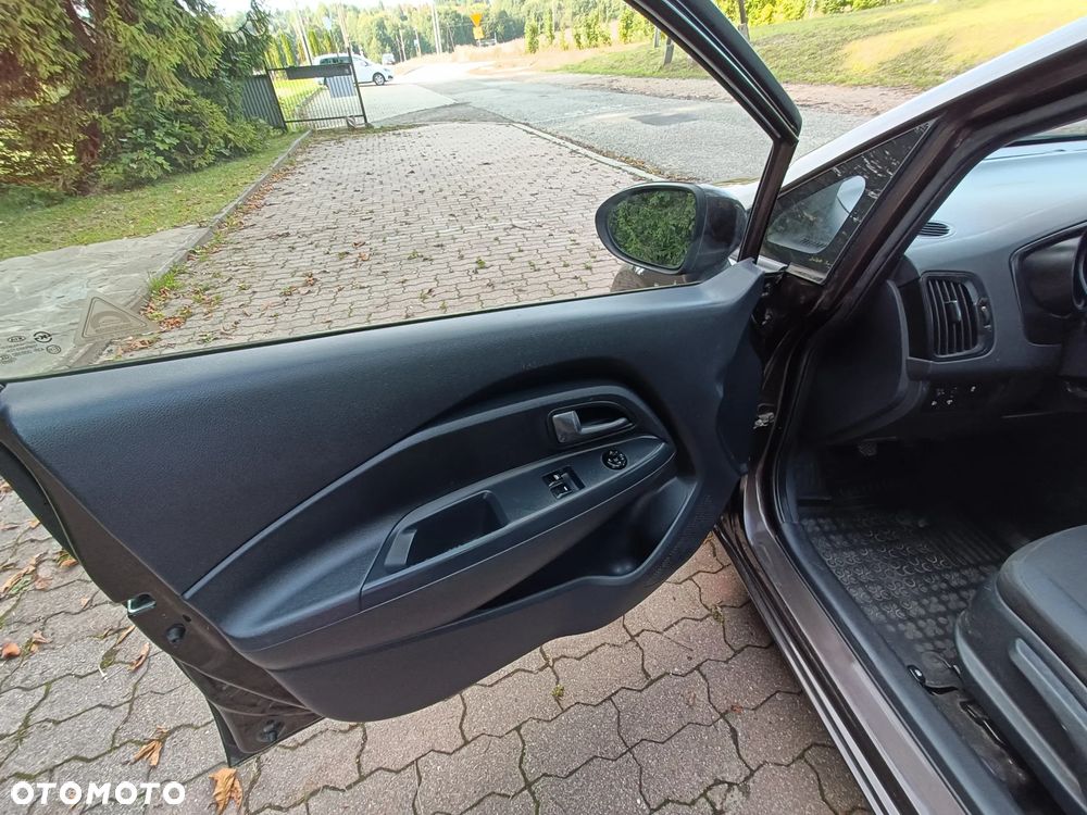 Kia Rio 1.2 M - 24