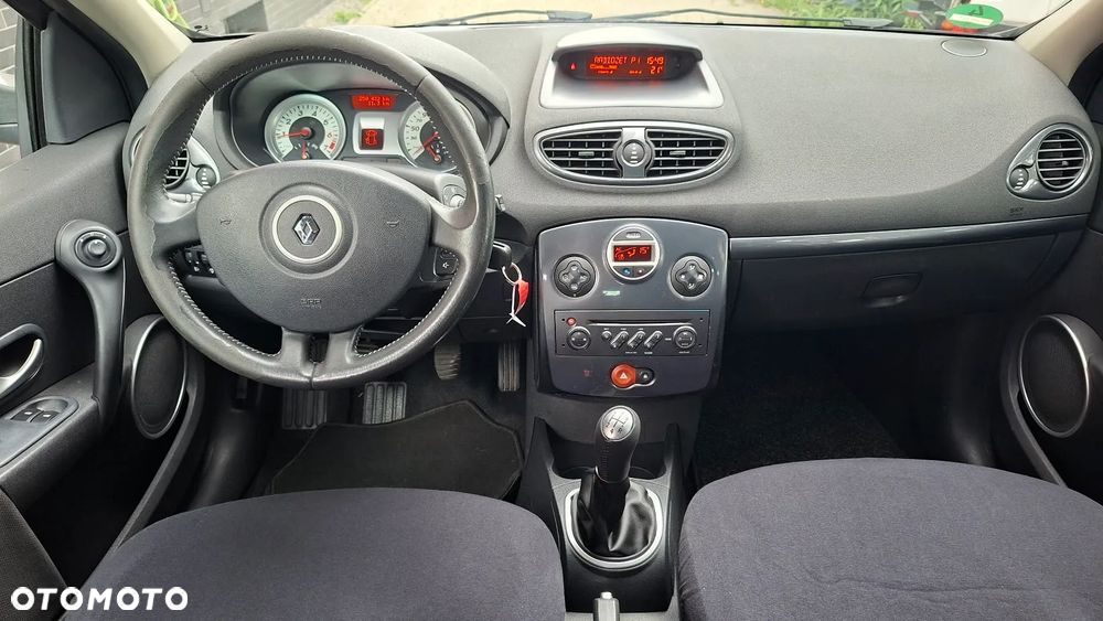 Renault Clio 1.2 TCE Authentique - 9