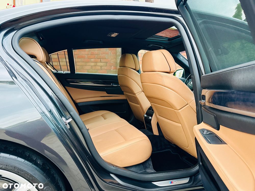 BMW Seria 7 740i - 9