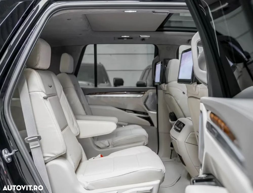 Cadillac Escalade - 9