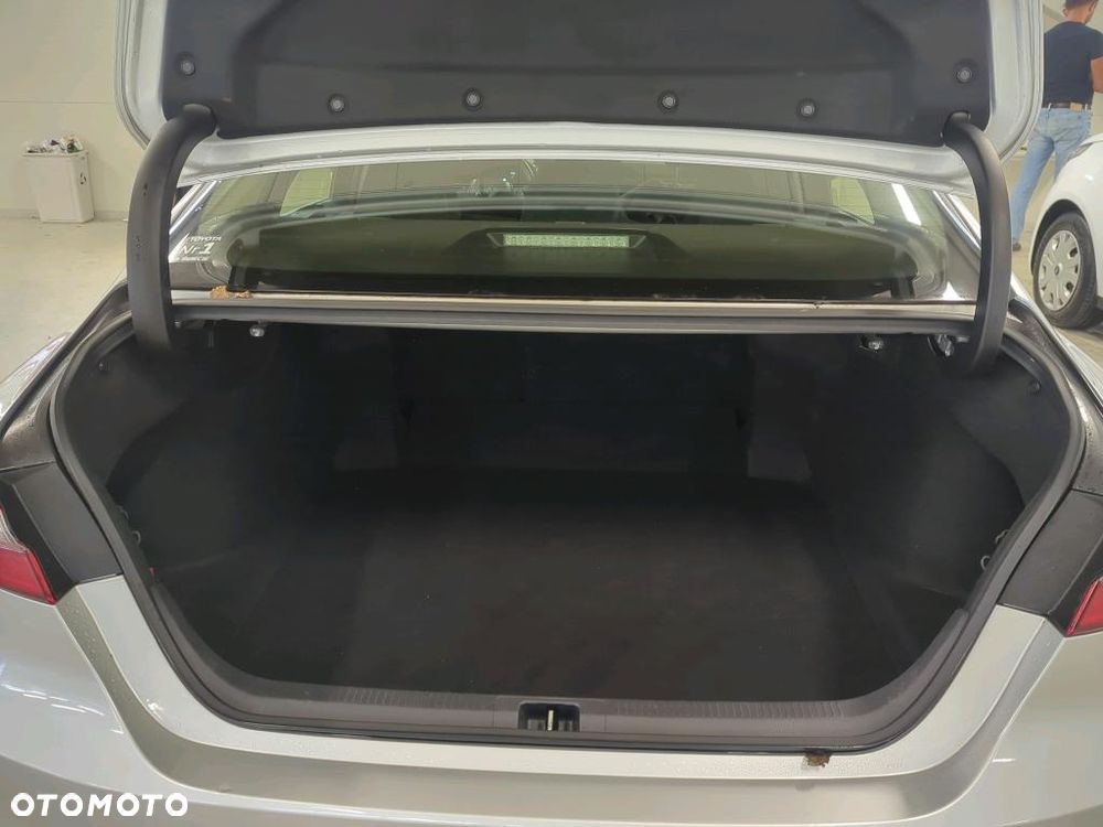 Toyota Camry 2.5 Hybrid Comfort CVT - 16