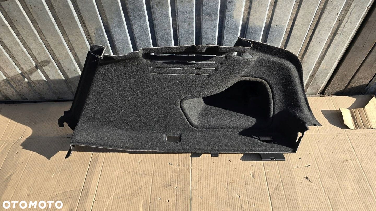 Tapicerka boczek bagażnika Audi A4 S4 8W B9 Sedan 8W5863880B - 1