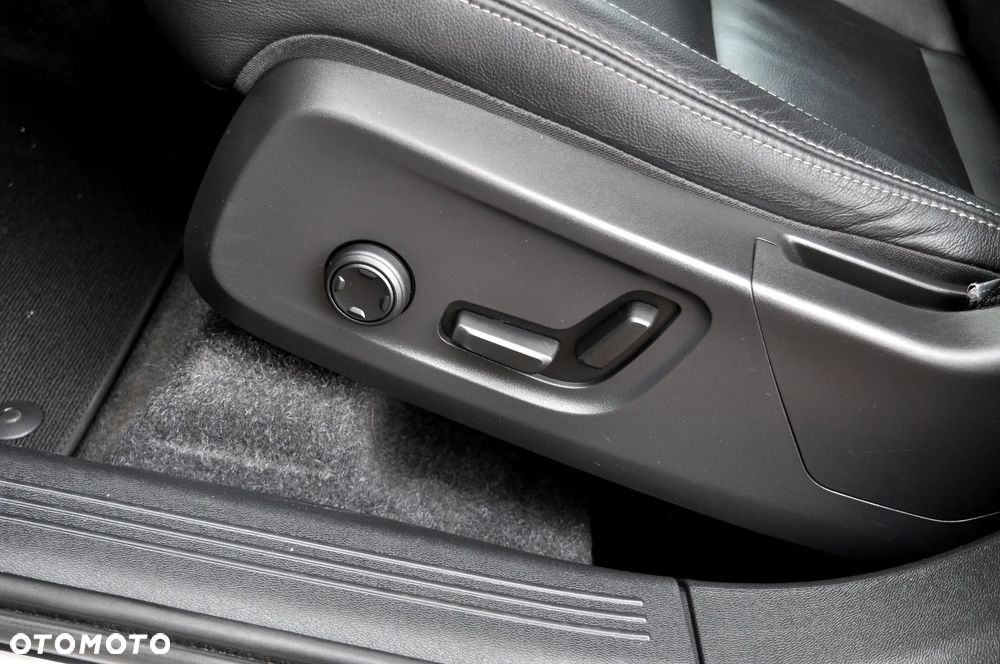 Volvo XC 40 T4 Recharge DKG RDesign Expression - 26