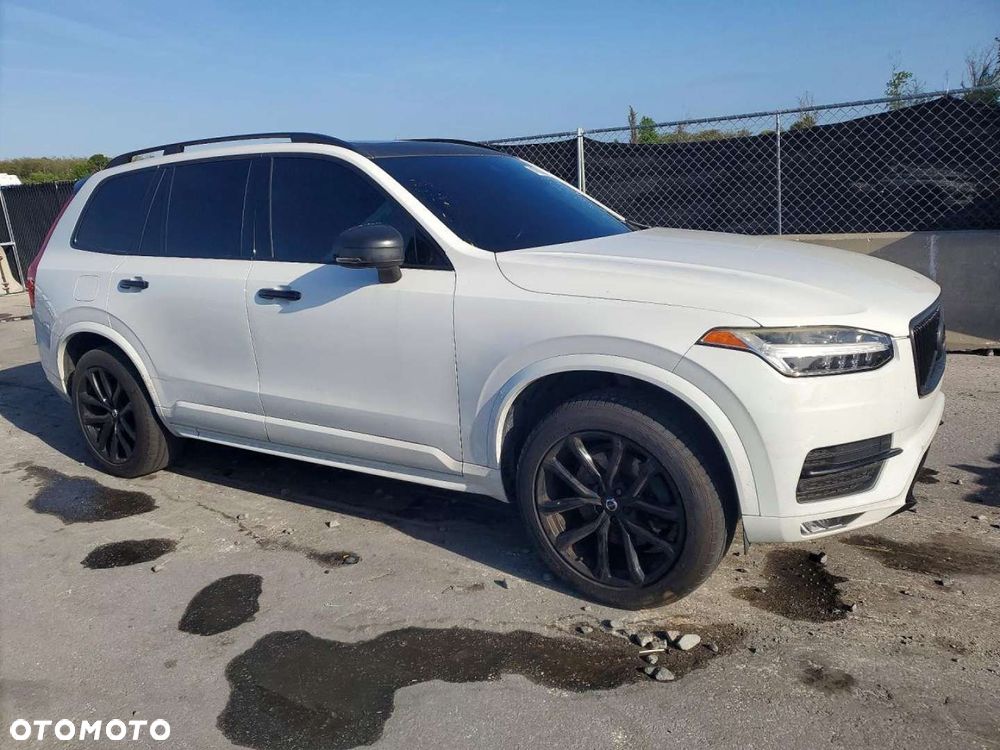 Volvo XC 90 - 7