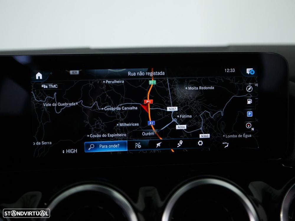 Mercedes-Benz GLA 180 7G-DCT Progressive - 25