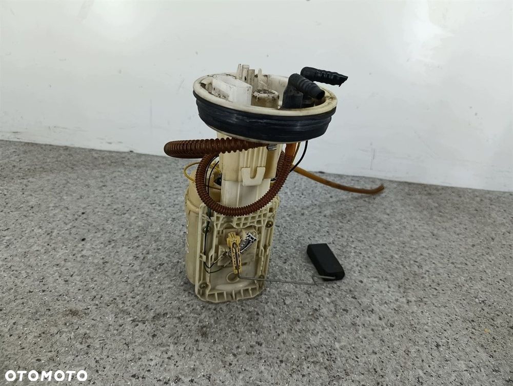 POMPA PALIWA AUDI A4 B6 8E0919051L 1.8 20V - 1