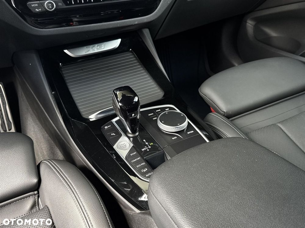BMW X3 xDrive20d - 16