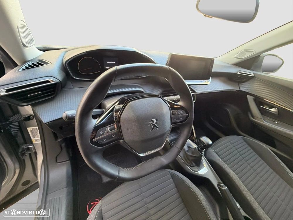 Peugeot 2008 - 4