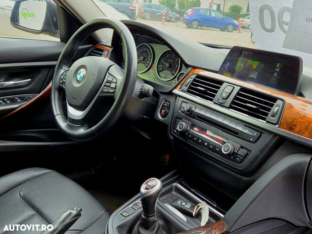 BMW Seria 3 320d Efficient Dynamic Edition - 12