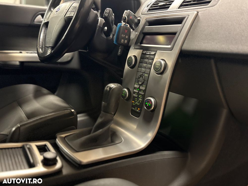 Volvo V50 2.0 D Momentum - 27