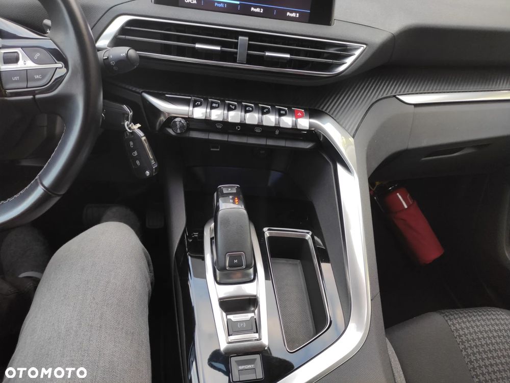 Peugeot 5008 1.2 PureTech Active S&S EAT8 - 26