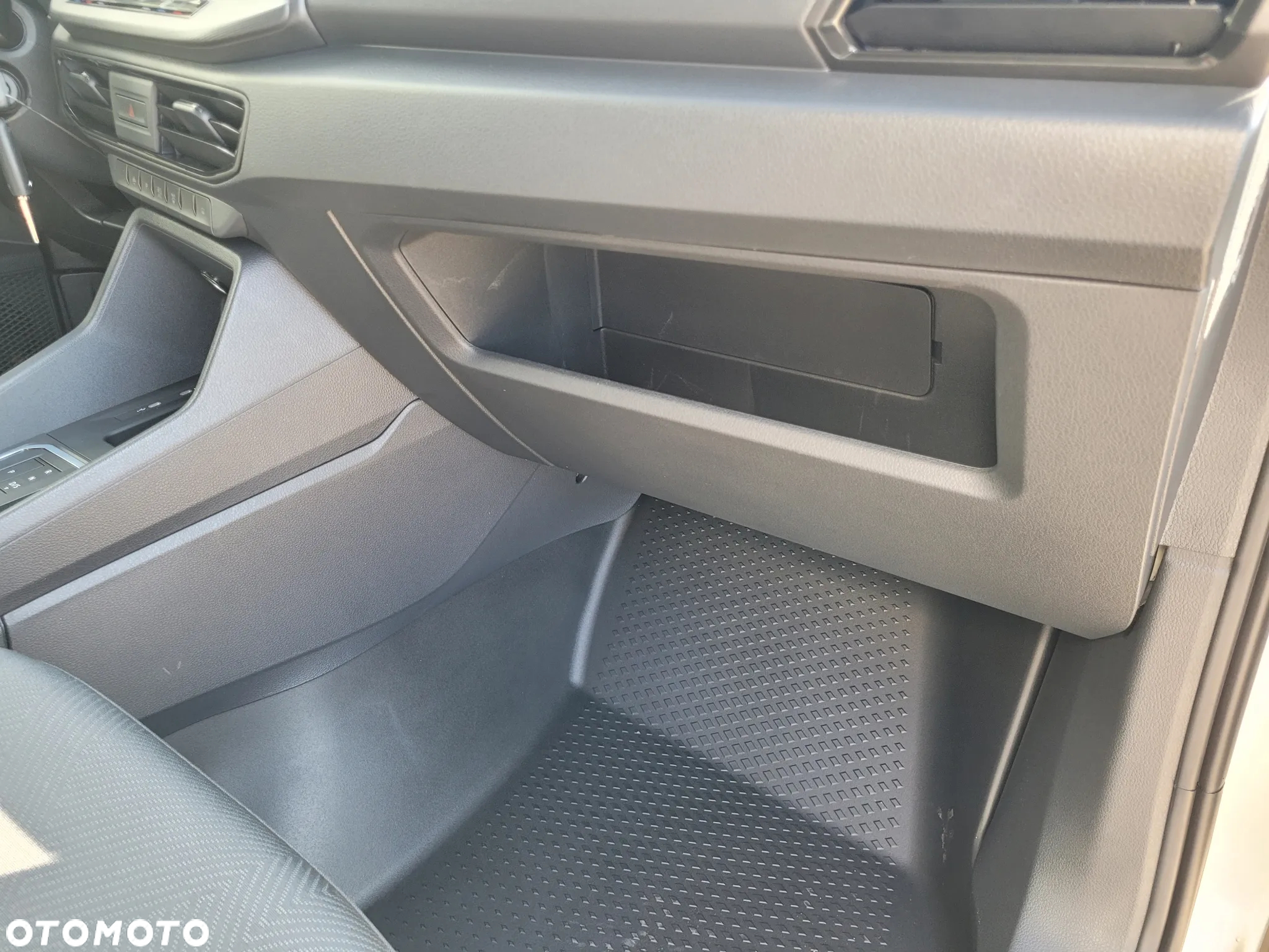 Ford Transit Connect - 22