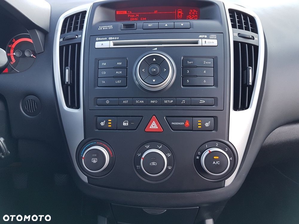 Kia Ceed 1.4 CVVT Dream-Team Edition - 31